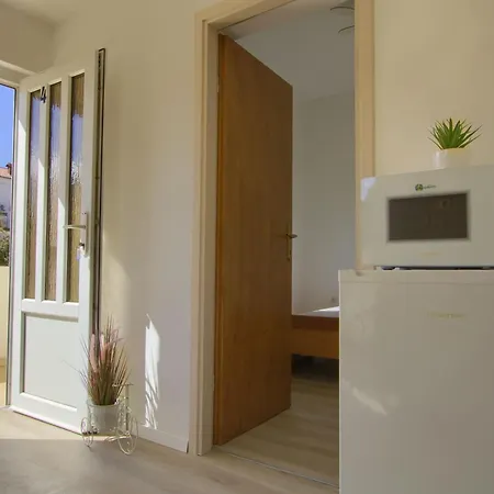Apartment Sunshine Place By The
