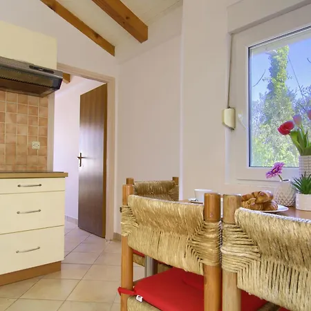 Apartment Sunshine Place By The