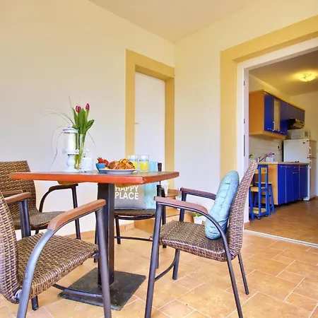 Sunshine Place By The Lukoran