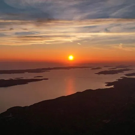 Sunshine Place By The Daire Lukoran